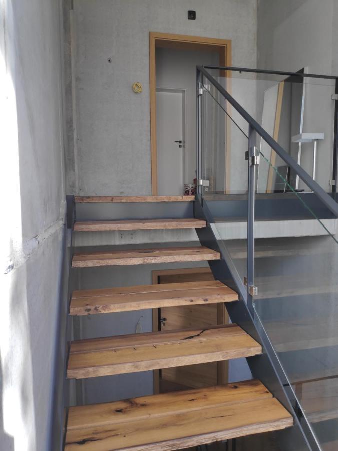 Ferienwohnungen Und Zimmer In Reutlingen-Goenningen Kültér fotó